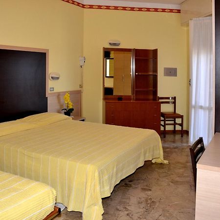 Hotel Marco Polo Bellaria-Igea Marina Værelse billede